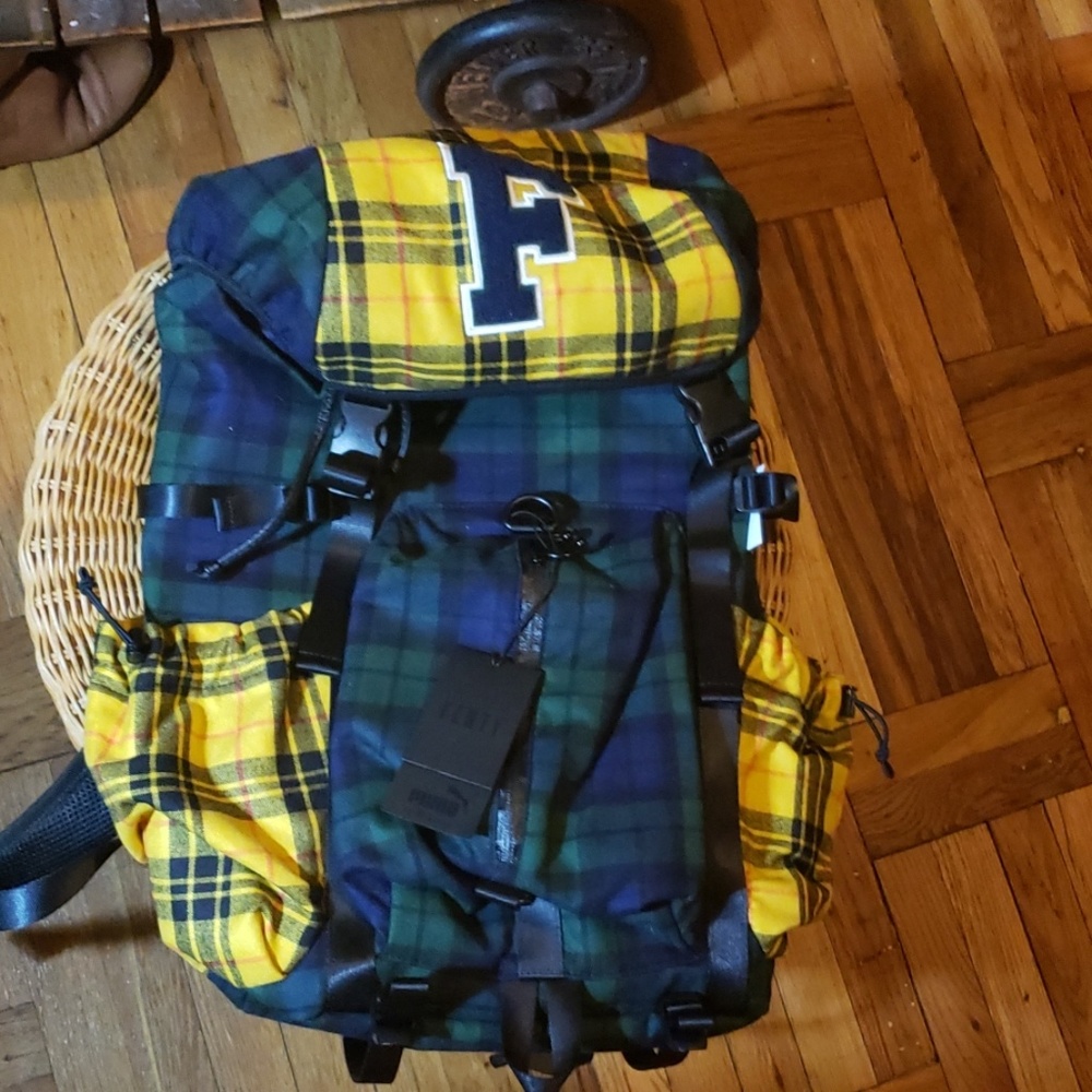 💯 NWT Puma Fenty Hike Backpack